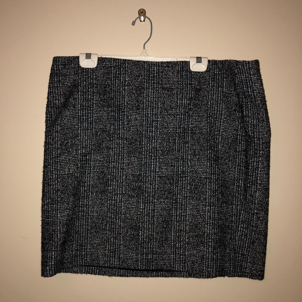 SALE! Ann Taylor blue & black tweed skirt, size 18